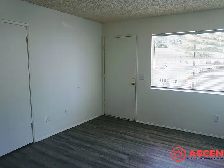 1849 Golden State Ave — Photo 2
