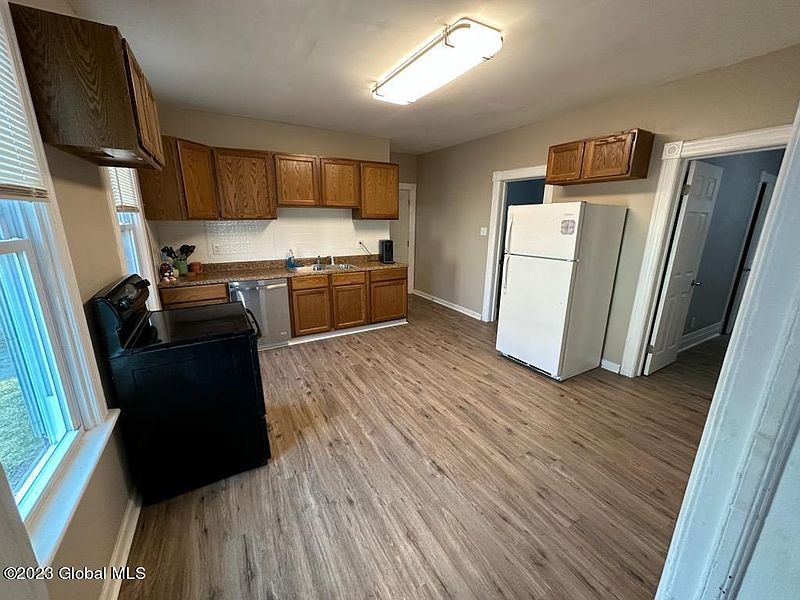 3rd image of 56 Milton Avenue