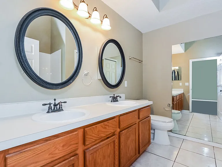 2113 Carpathian Dr — Photo 10