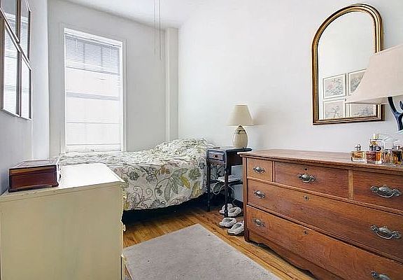 2nd image of 67 W 85th St APT 2A