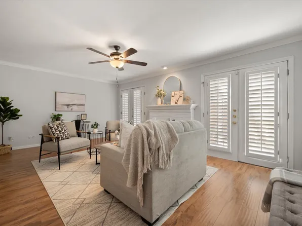 1229 Roaring Springs Rd, Fort Worth, TX 76114