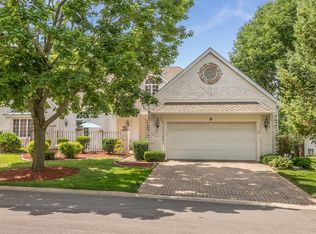 9 Glengarry Ln, Sugar Grove, IL 60554