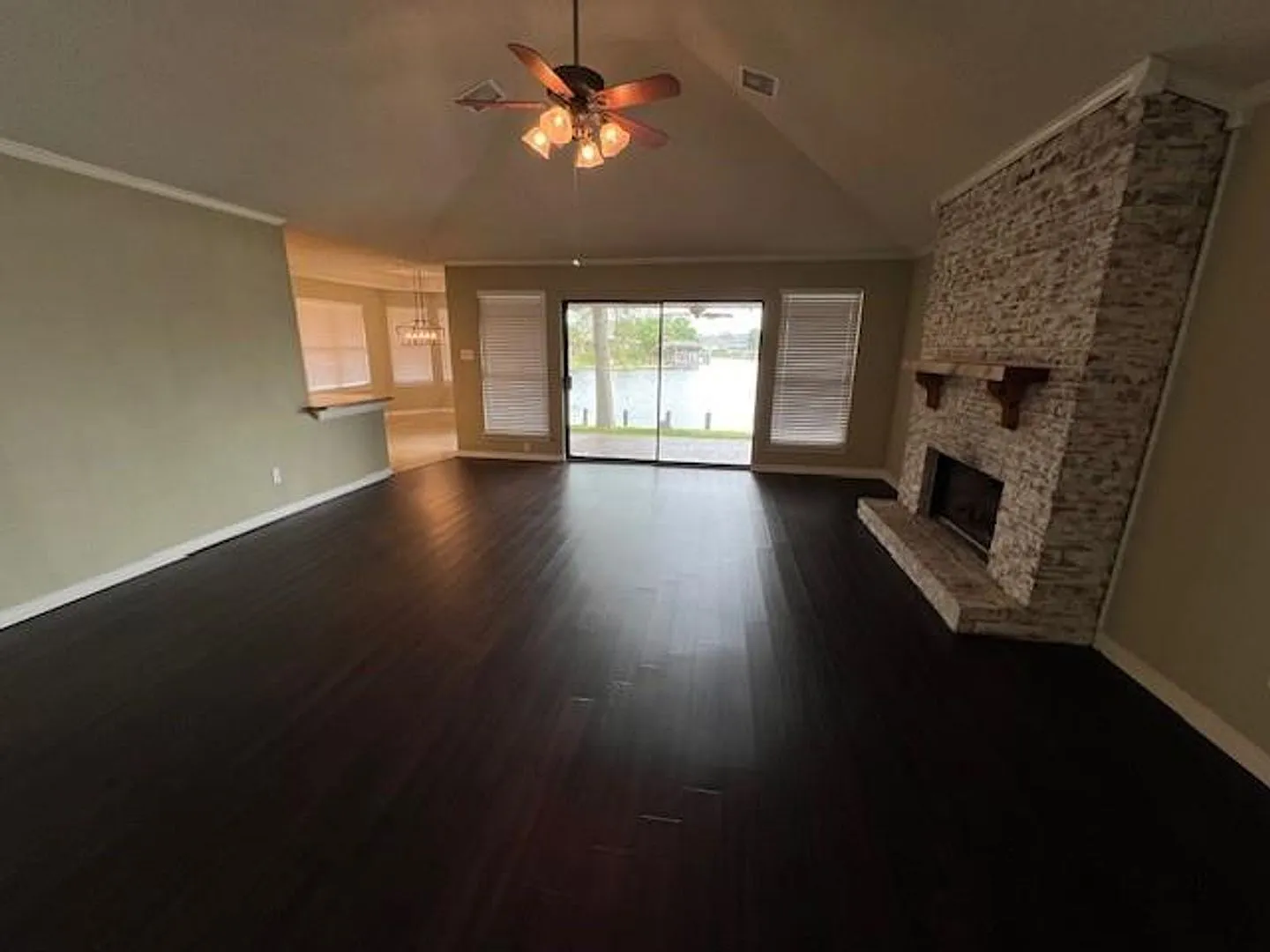 Move in ready in Eden Isles — Photo 4
