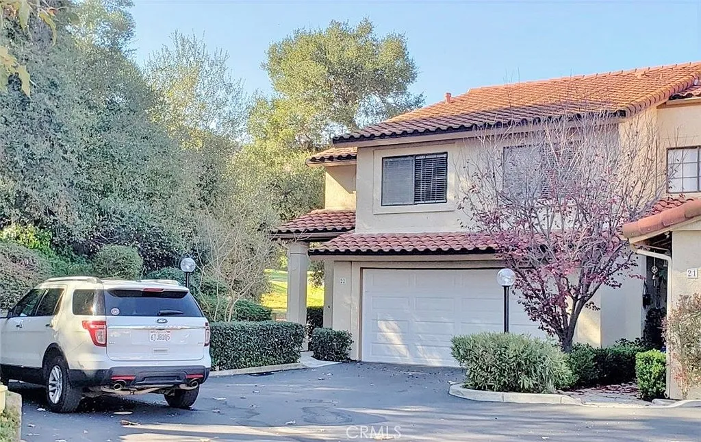 3 bed, 2.5 bath, 1710 sqft, $3,500 — Photo 3