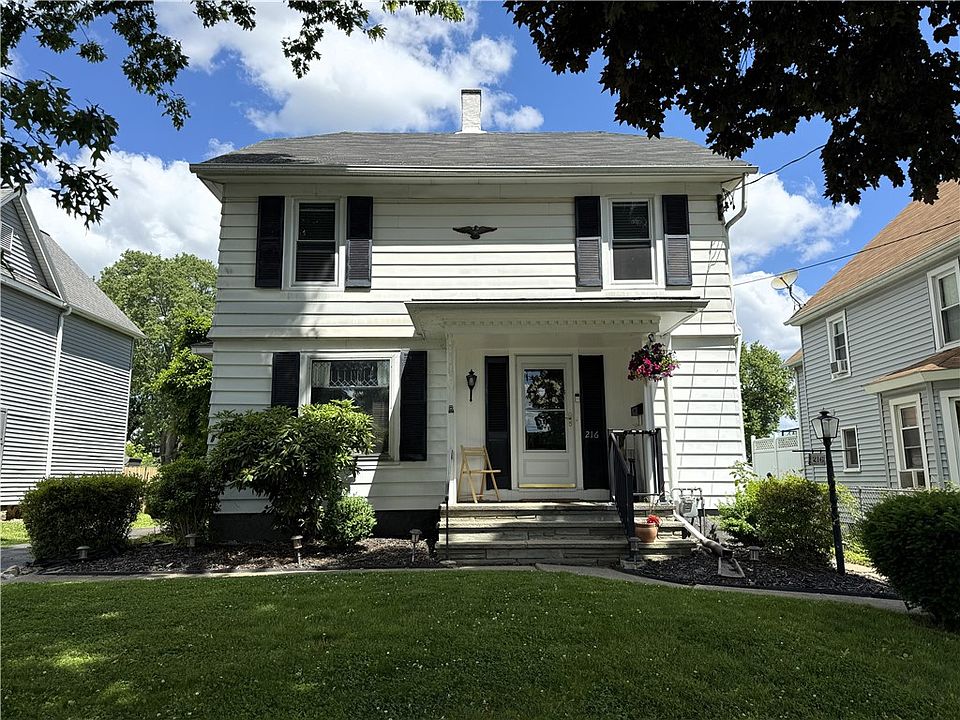 1st image of 216 Bloomer Ave