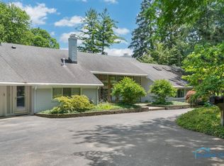 2444 Edgehill Rd, Toledo, OH 43615