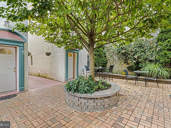 2nd image of 1225 Shackamaxon St #12