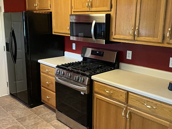 4th image of 1706 Brittany Ct