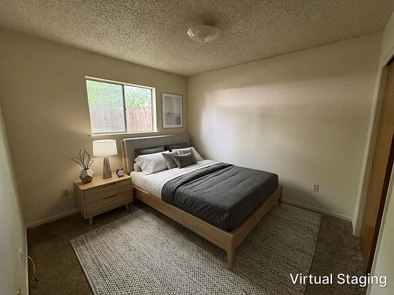 425 W Ave C — Photo 20