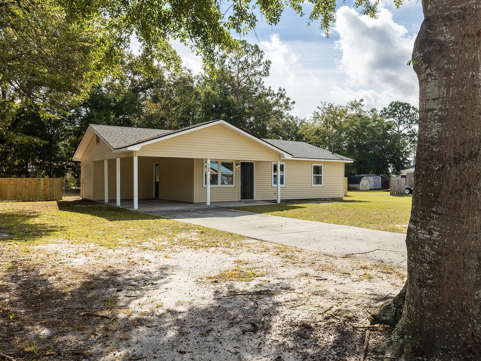 3 bed, 1.5 bath, 1008 sqft, $1,850 — Photo 3