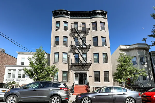 Sold by Ideal Properties Group | media 15