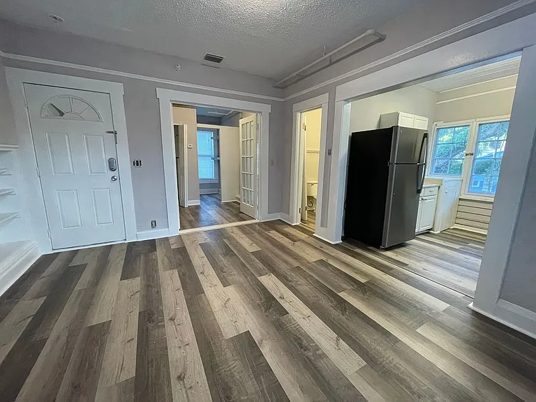 B 309 Brevard — Photo 10