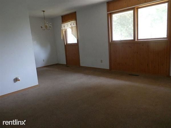 living room dining area