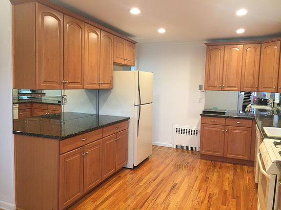 3rd image of 137 Goldenrod Ave