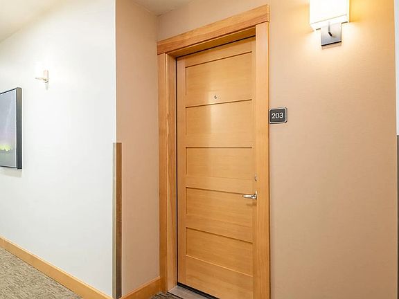 3rd image of 2625 Dearborn Ave #203