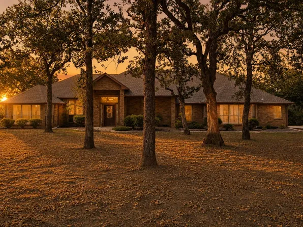 834 Cougar Rd, Lipan, TX 76462