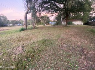 22100 Northview Dr, Moss Point, MS 39562