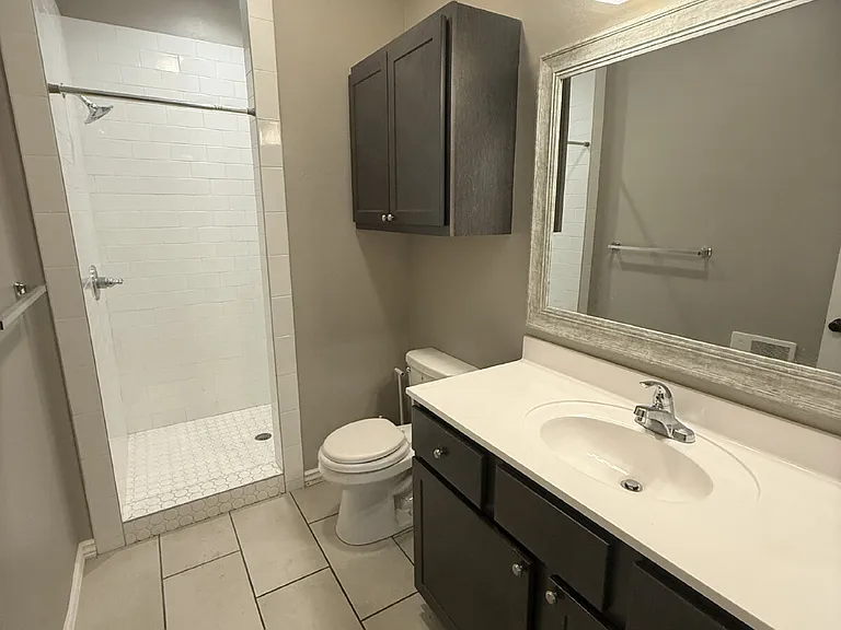 2225 N Gatewood Ave #C — Photo 7