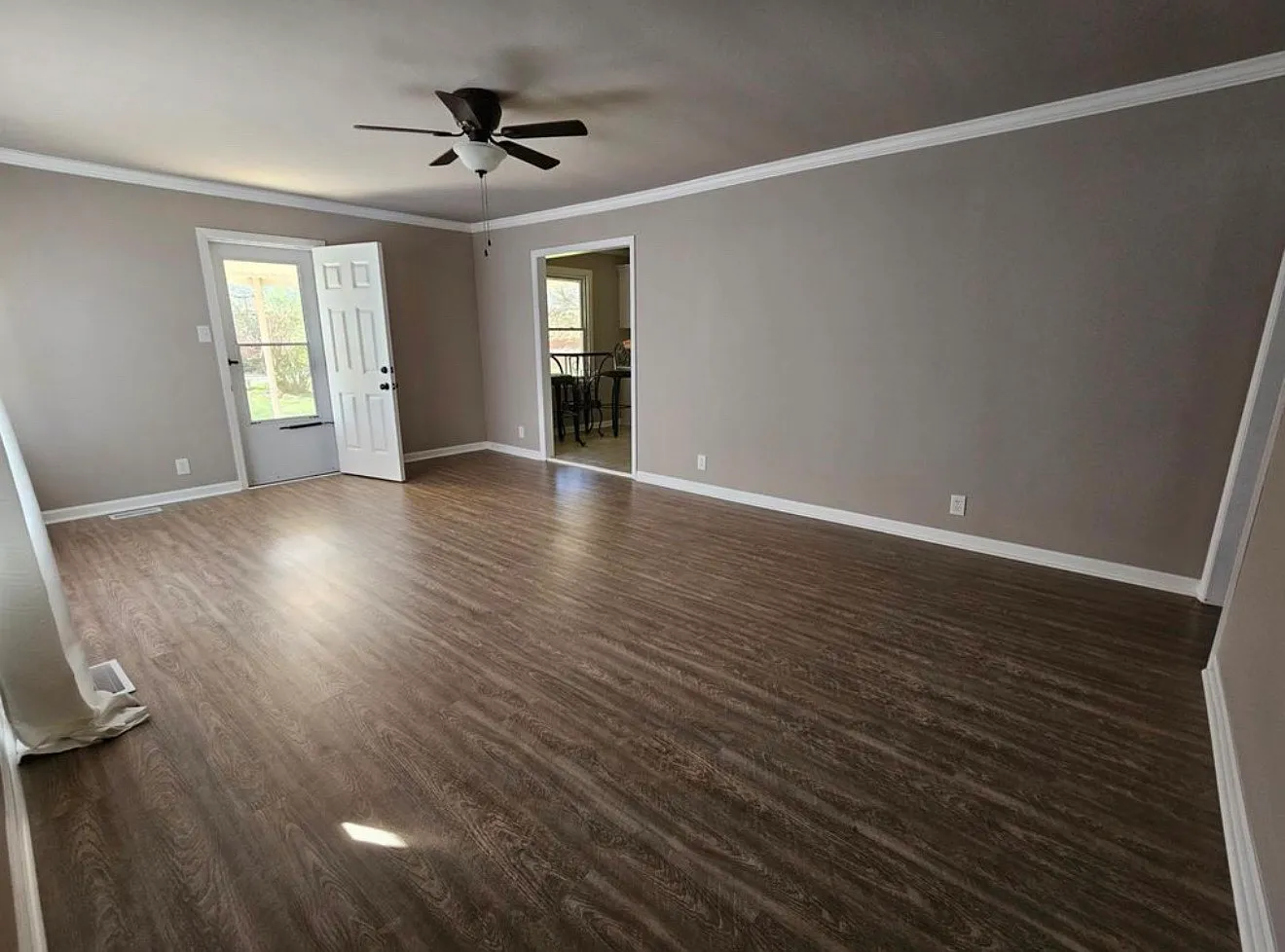 3 bed, 1300 sqft, $1,650 — Photo 3