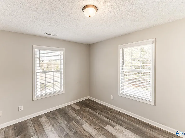 6975 Wall Triana Hwy — Photo 11