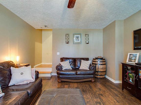 5th image of 4938 Camborne Cir