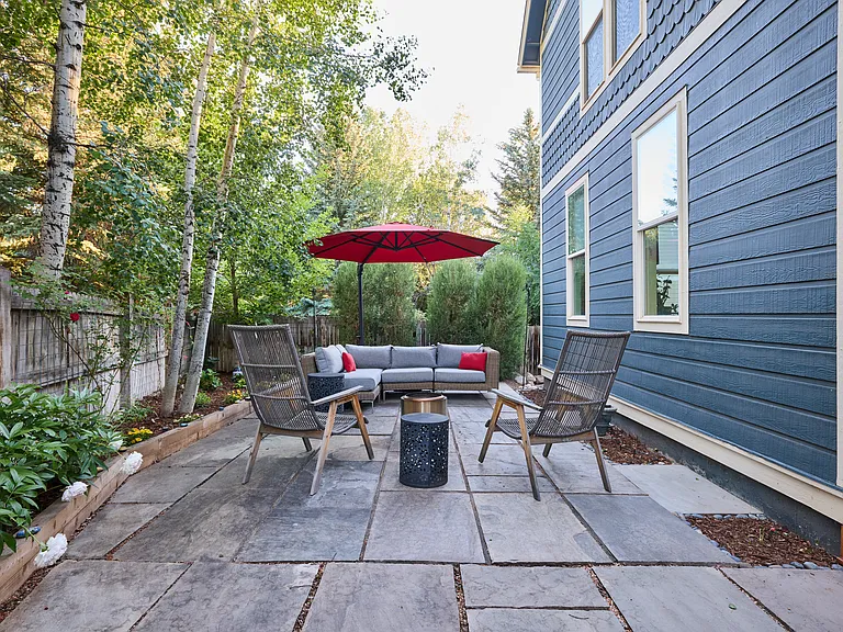 38 Ferguson Dr — Photo 30