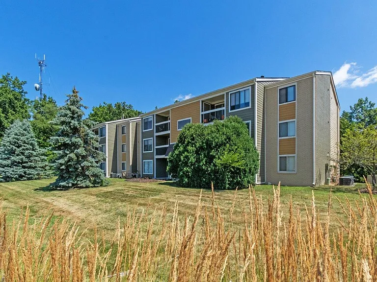 Parkside at Castleton Square Apartments and Townhomes — Photo 32