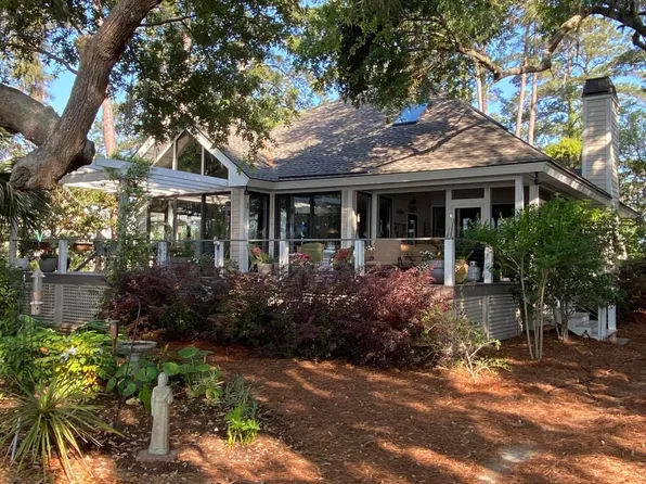227 Dataw Dr, Saint Helena Island, SC 29920