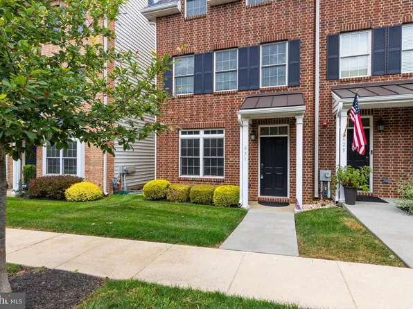 631 W Magnolia Ct, Kennett Square, PA 19348