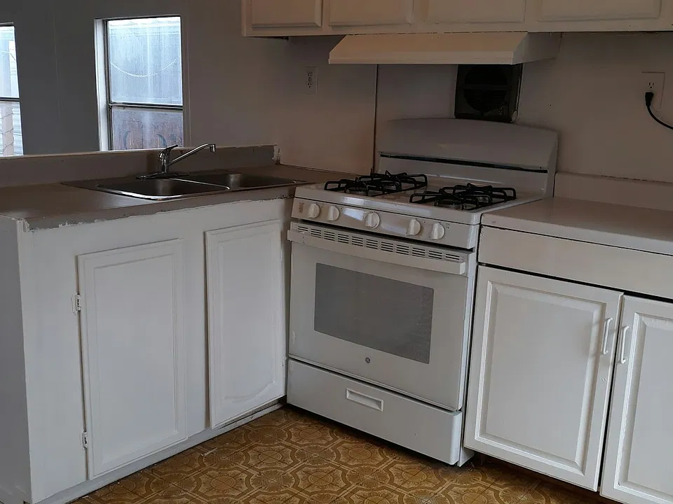 200 S Marshall St #6