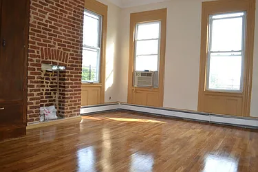 Rented by Loom Group