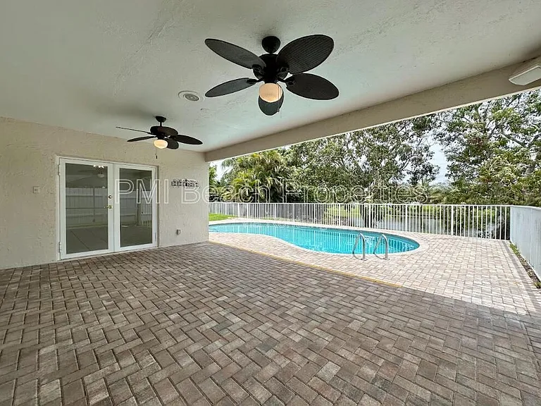 1292 Essex Dr — Photo 21