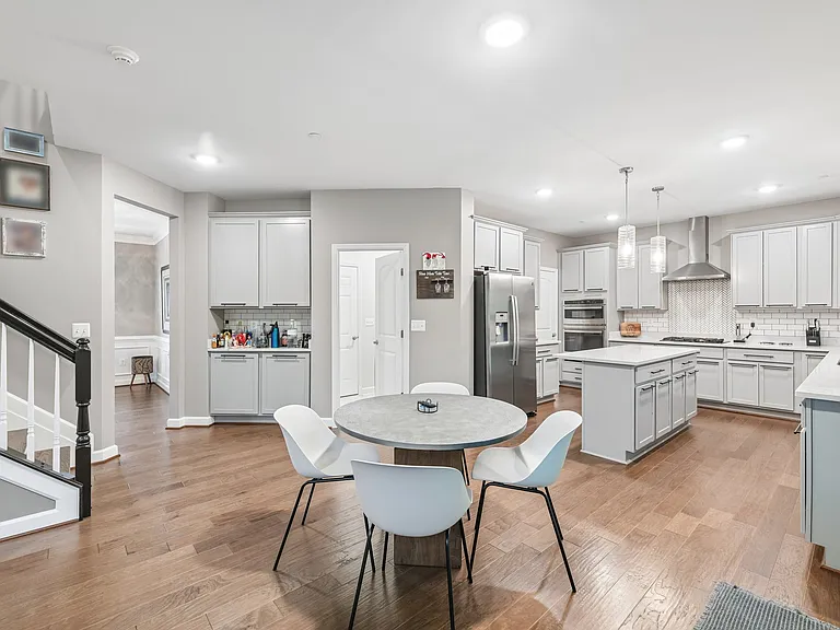 10400 Del Ray Ct — Photo 12