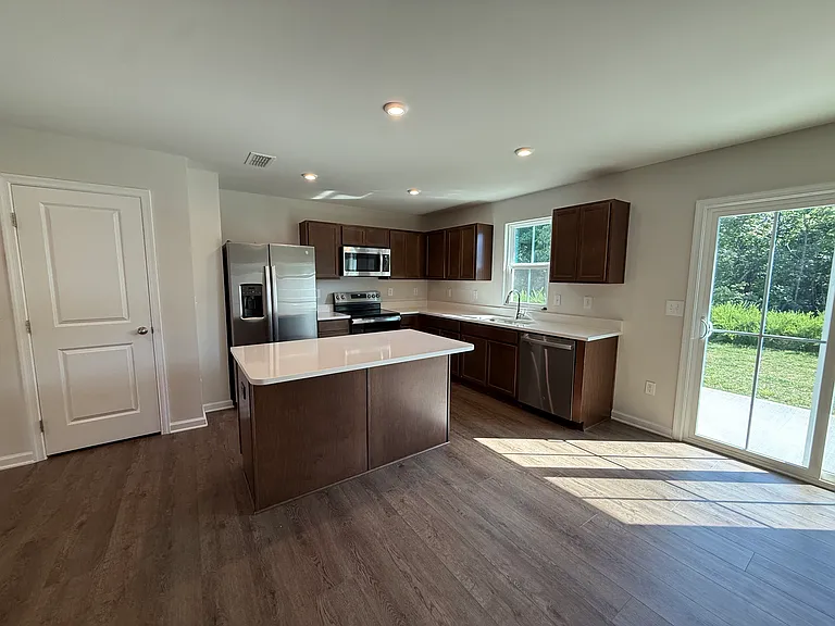 1523 39th Avenue Loop NE #4 — Photo 7