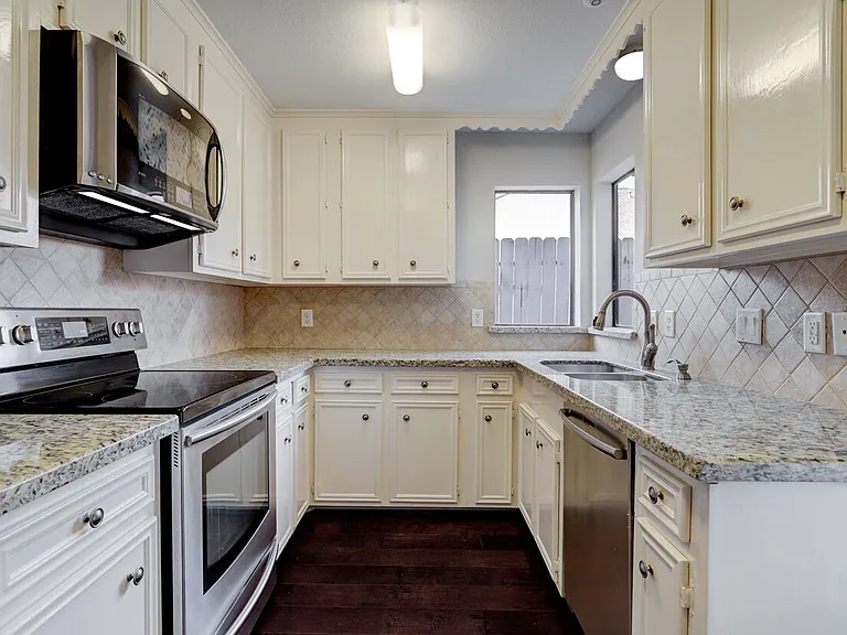San Felipe Square Townhomes — Photo 34