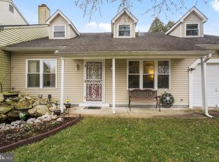 6 Wynnewood Dr, Voorhees, NJ 08043