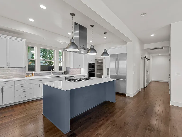 1496 NW Discovery Park Dr — Photo 34