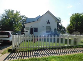 604 7th St, Monett, MO 65708