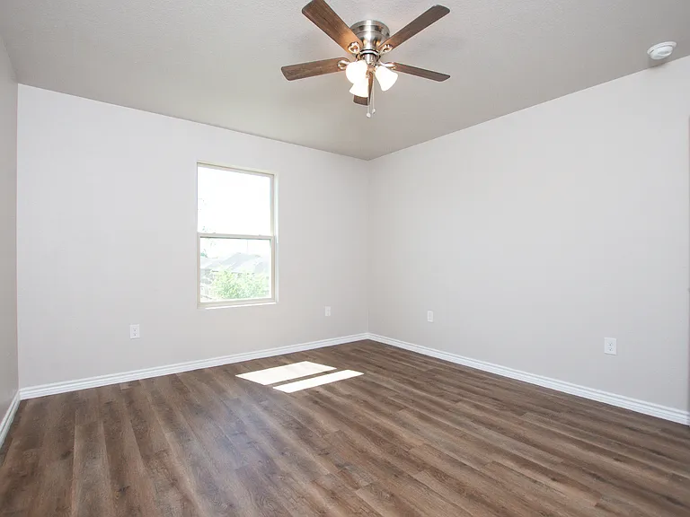 2542 Leroy Ln #B — Photo 18