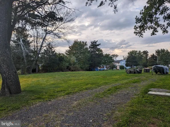 516 Buddies Ct, Birdsboro, PA 19508