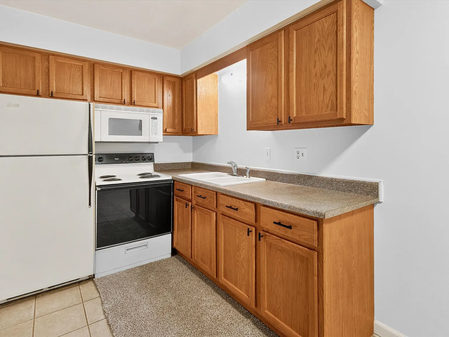 2 bed, 750 sqft, $1,275 — Photo 4