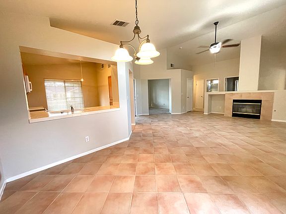 3rd image of 2271 E El Paso Ave