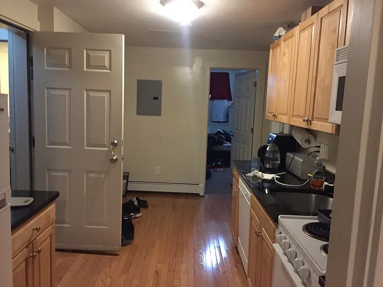 25 Gloucester St #1 — Photo 6