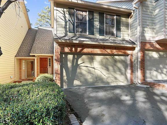 2nd image of 2922 Woodruff Dr SE