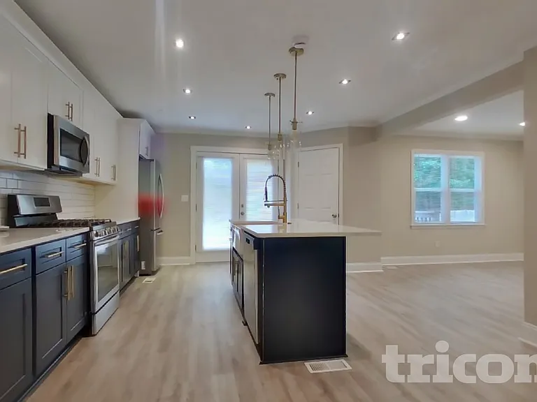 726 Jamie Way NE — Photo 4