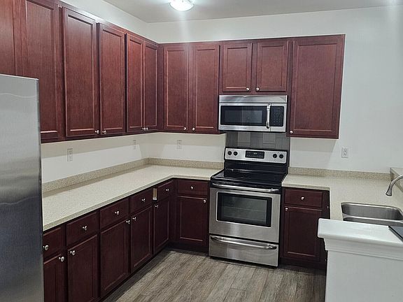 2nd image of 2466 Leytonstone Dr