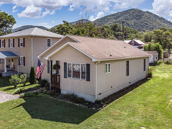 3rd image of 2032 Oak Ave