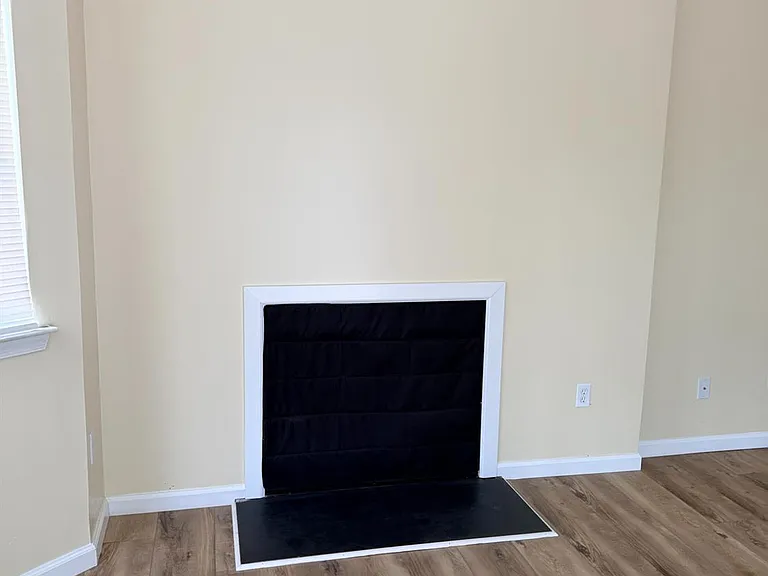 343 Ventnor Ct — Photo 5