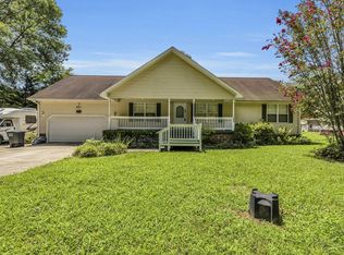 883 N Pryor Cove Rd, Jasper, TN 37347