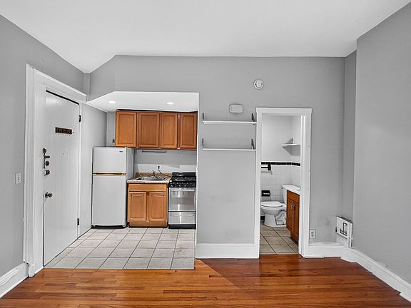 3rd image of 42 Trumbull St APT 4